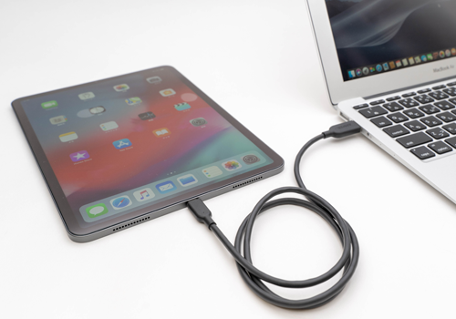 USB-C搭載iPad ProをUSB-C非搭載のPCにUSBケーブルで接続する