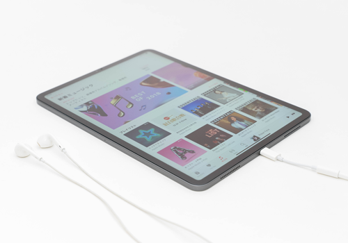 USB-C搭載iPad Proに3.5mmステレオミニプラグのイヤフォンを接続する