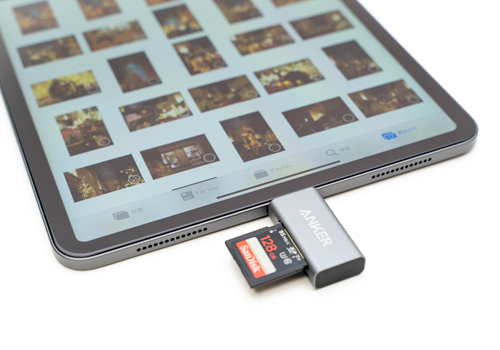 USB-CのiPad Proをデジタルカメラ/SDカードと接続する