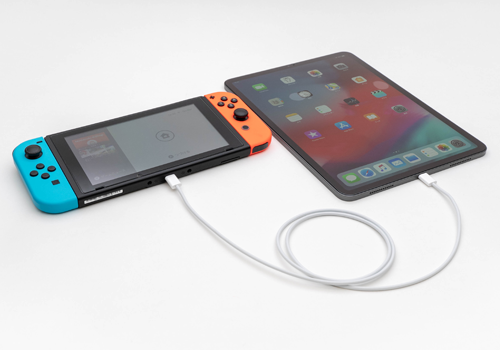 USB-C搭載のiPadで「Nintendo Switch」を充電する