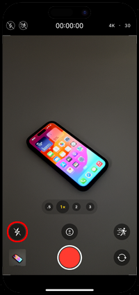 iPhoneのカメラでビデオライトを強制的にオンにする