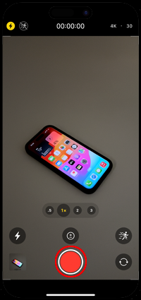 iPhoneのカメラで動画撮影時にライトを自動でオンにする